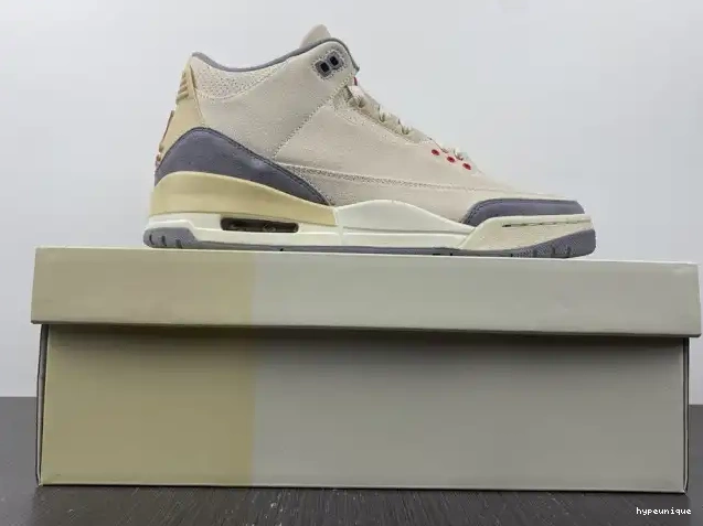 HYPE Jordan DH7139-100 Retro Muslin 3 Air 0521